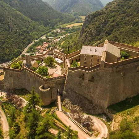 Les Maisons Du Conflent, Maisons Familiales En Pierre Au Coeur Des Remparts