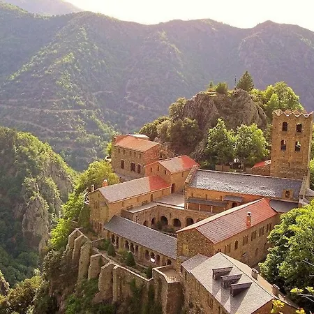 Les Maisons Du Conflent, Maisons Familiales En Pierre Au Coeur Des Remparts
