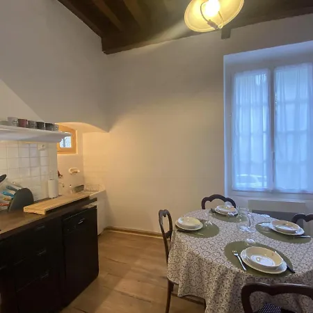 Les Maisons Du Conflent, Maisons Familiales En Pierre Au Coeur Des Remparts