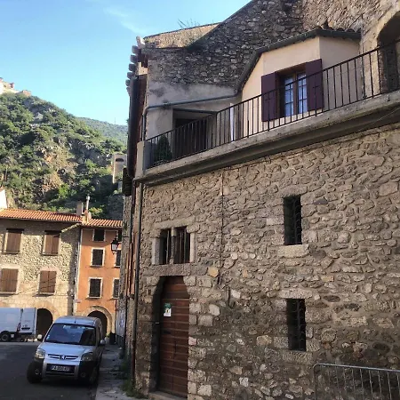 Les Maisons Du Conflent, Maisons Familiales En Pierre Au Coeur Des Remparts * Villefranche-de-Conflent