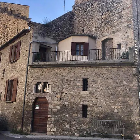 Les Maisons Du Conflent, Maisons Familiales En Pierre Au Coeur Des Remparts *