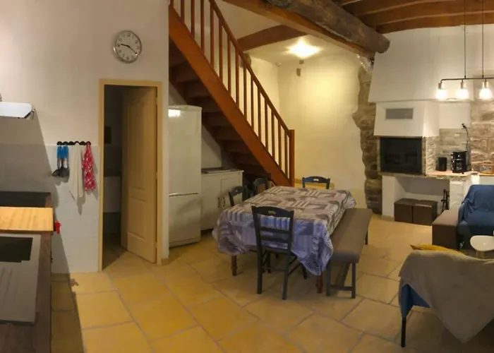 Nyaraló Les Maisons Du Conflent, Maisons Familiales En Pierre Au Coeur Des Remparts
