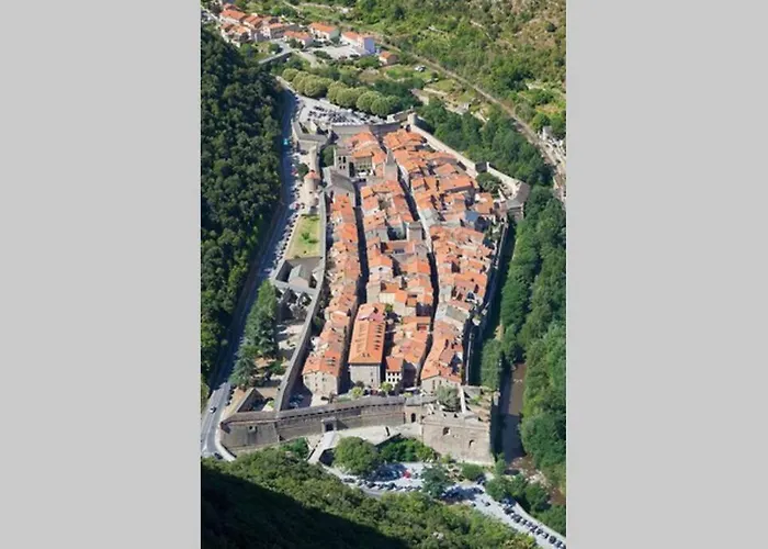 Les Maisons Du Conflent, Maisons Familiales En Pierre Au Coeur Des Remparts Villefranche-de-Conflent