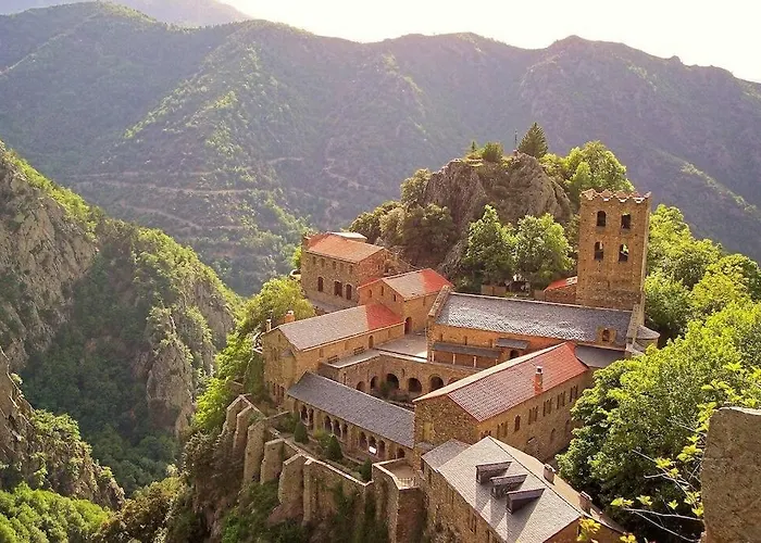 Les Maisons Du Conflent, Maisons Familiales En Pierre Au Coeur Des Remparts
