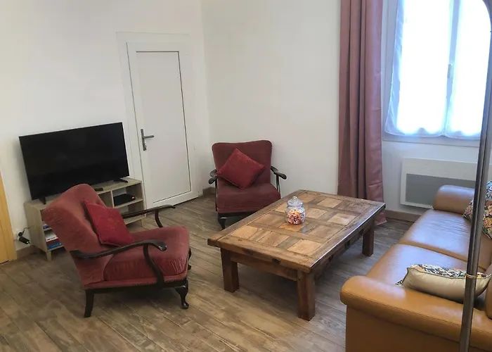 Les Maisons Du Conflent, Maisons Familiales En Pierre Au Coeur Des Remparts *